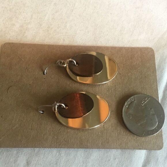 $10 ea or 3/$20 Goldtone Oval Earrings - Picture 3 of 6